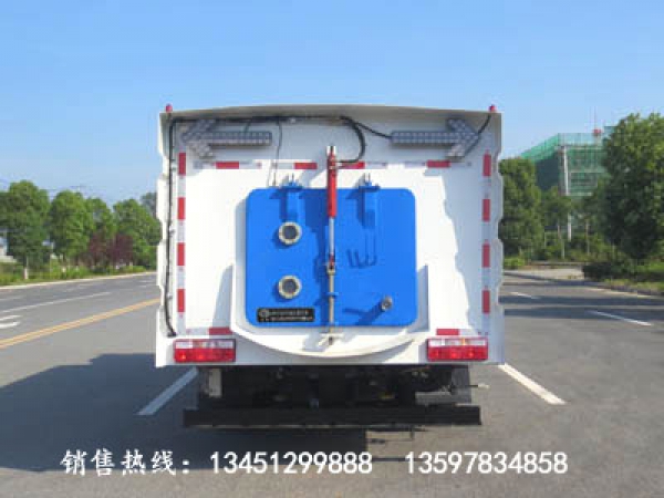 東風(fēng)多利卡洗掃車(chē)（JDF5120TXSE6）（國六）
