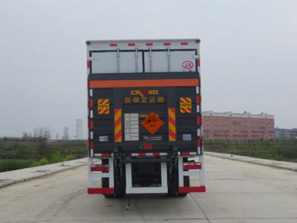 東風(fēng)D9爆破器材運輸車(chē)（帶液壓尾板）