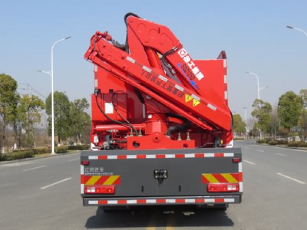 紅巖搶險救援消防車(chē)