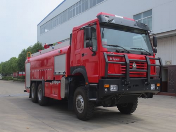 重汽四驅越野9.1噸泡沫消防車(chē)