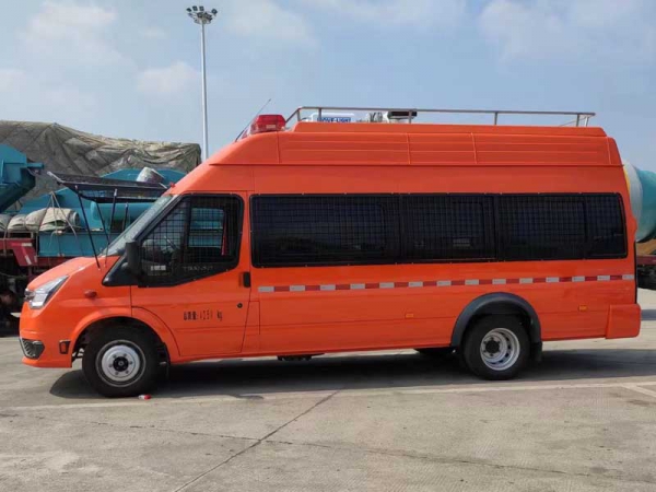 江鈴全順12座運兵車(chē)