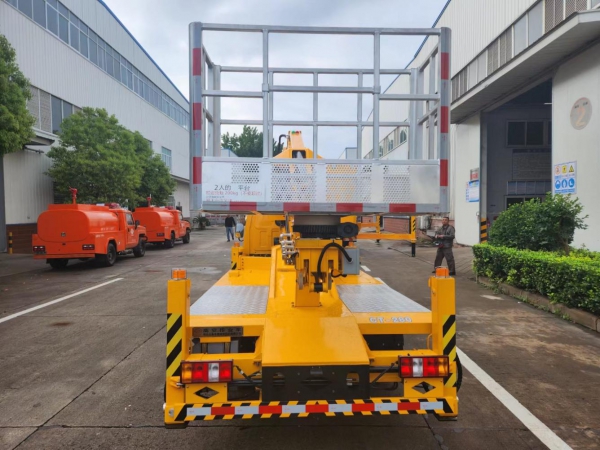 江鈴28米藍牌伸縮式高空作業(yè)車(chē)