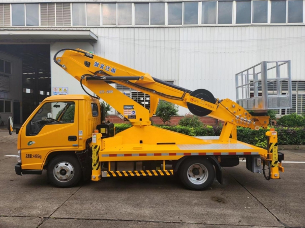 江鈴28米藍牌伸縮式高空作業(yè)車(chē)