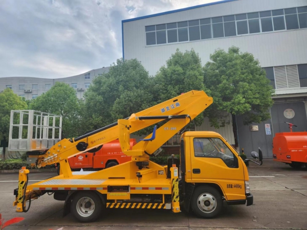 江鈴28米藍牌伸縮式高空作業(yè)車(chē)